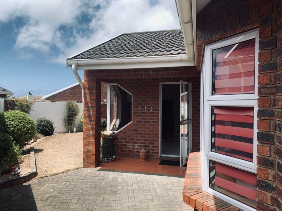 3 Bedroom Property for Sale in Summerstrand Eastern Cape